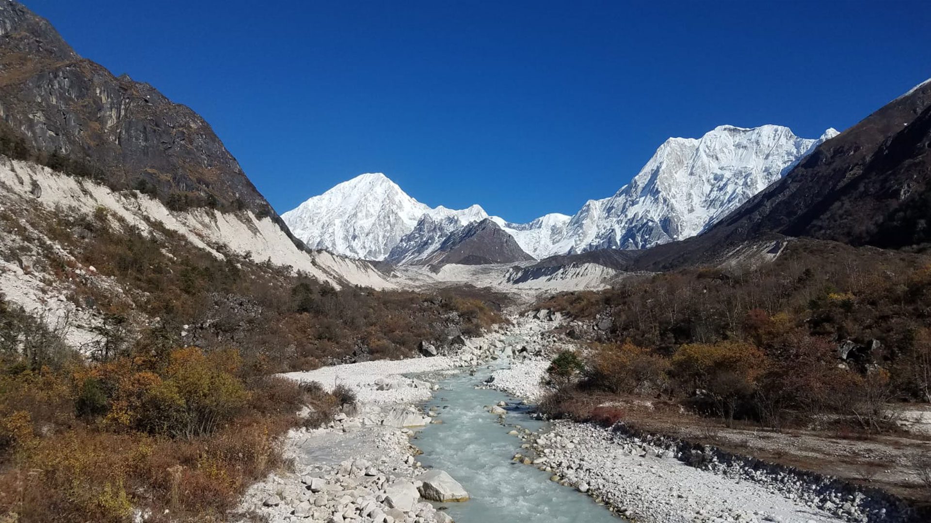 manaslu circuit trek beauty