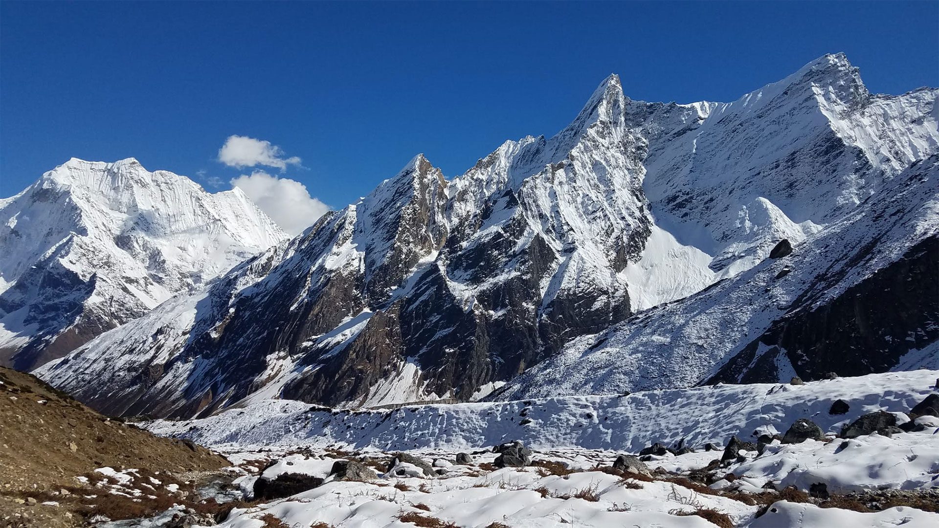 manaslu circuit trek mountains