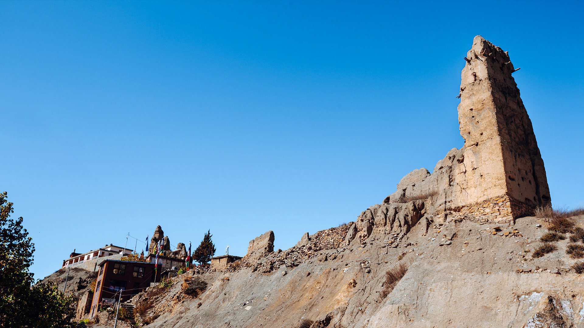 On the way to Annapurna Circuit Trek