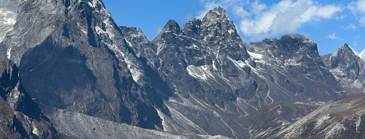 peak season ebc helicopter tour