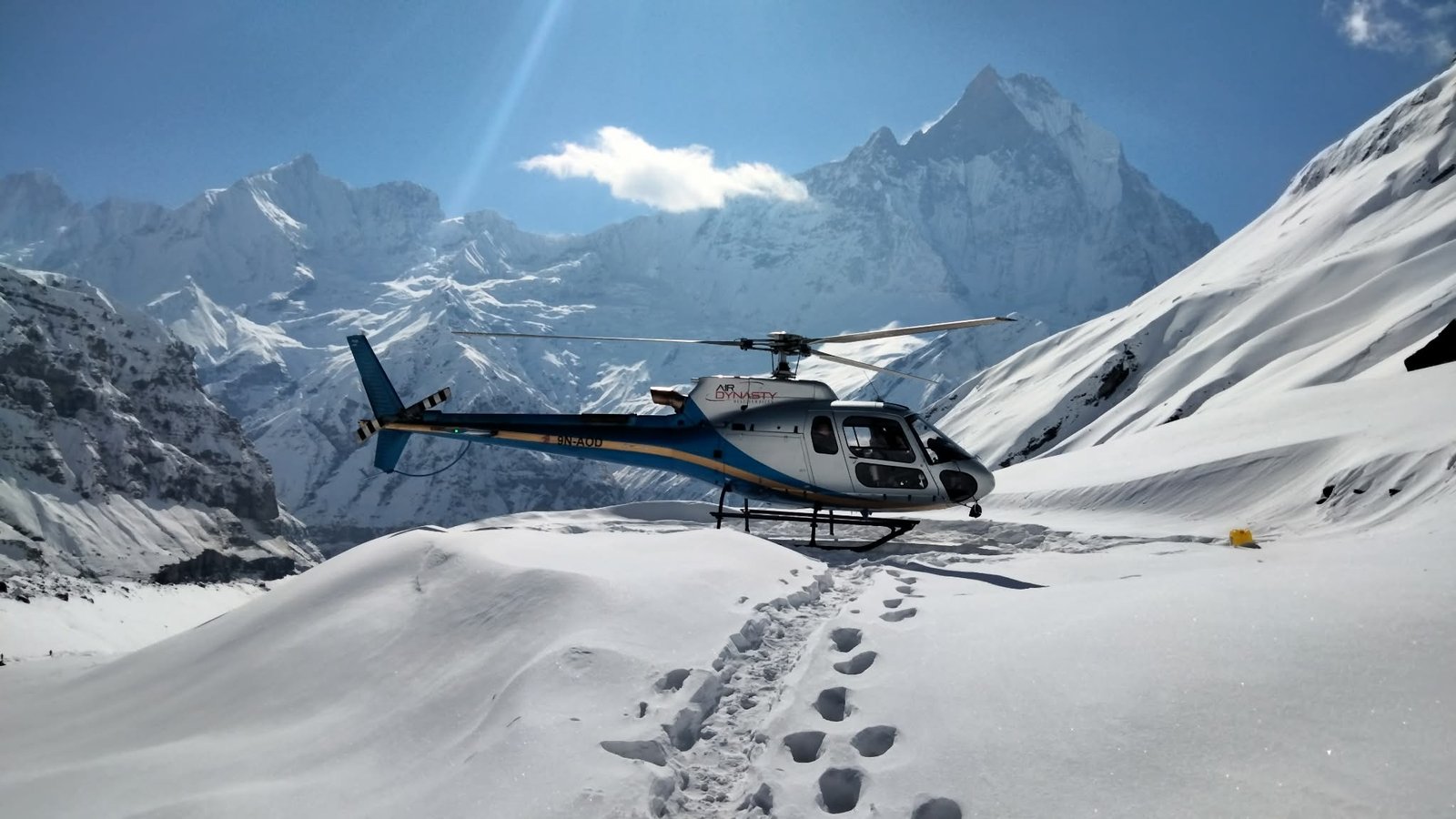 Everest Base Camp Helicopter Tour with Landing at Kala Patthar & Gokyo Lake: The Ultimate Guide